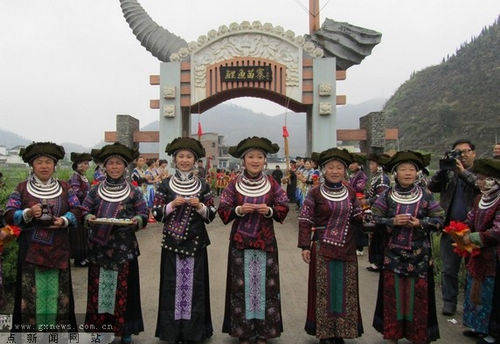 探访鲤鱼坝香车河 看黔西南少数民族风情