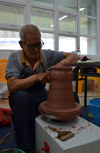 钦州陶艺文化节开幕 陶艺大赛选手巧夺天工