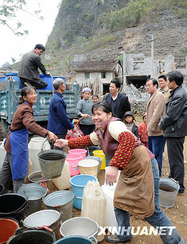 广西东兰遭大旱 8万多人饮水告急