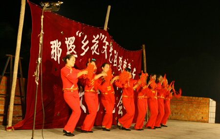 “我也可以当导演”——记陆莲英及姐妹们的春晚