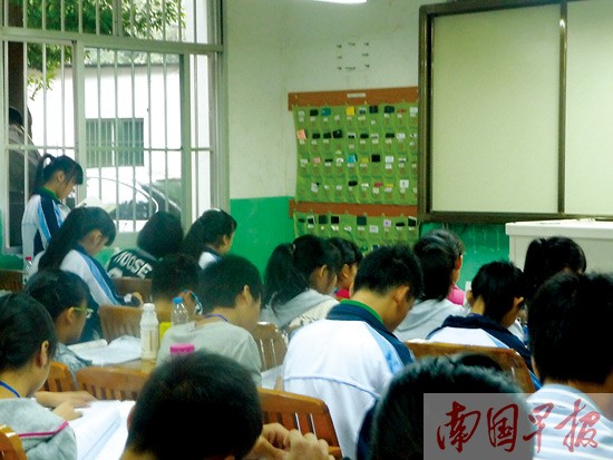 南宁卫校百余班级实施“无手机课堂” 用了都说好