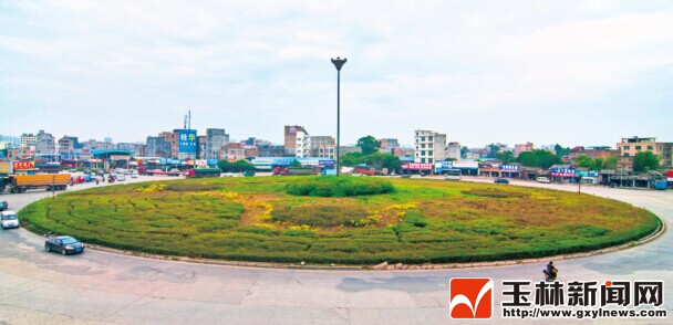 玉林:金龙大转盘改造后车辆通过交叉口有讲究