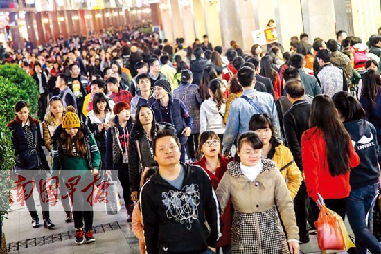 学校该如何防踩踏 告诉孩子：上下楼梯别跑快(图)