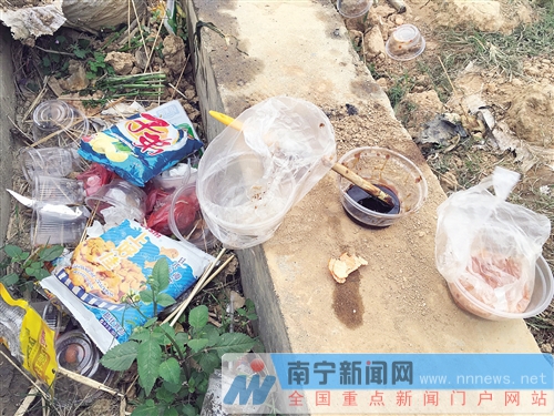广西大学实验基地变烧烤场 一块地里红薯窑超30个