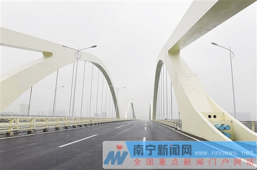 南宁罗文大桥建成通车 机场第二高速路动工
