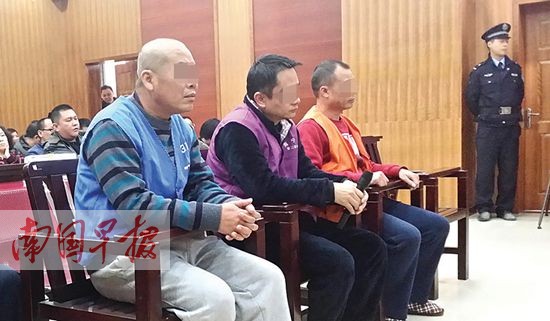 永新派出所两民警涉嫌
