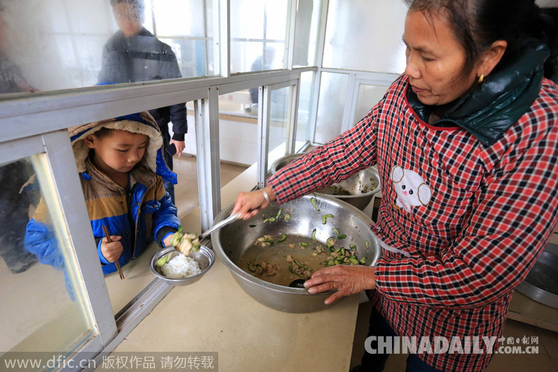 广西柳州市免费午餐受益学生超过18万人