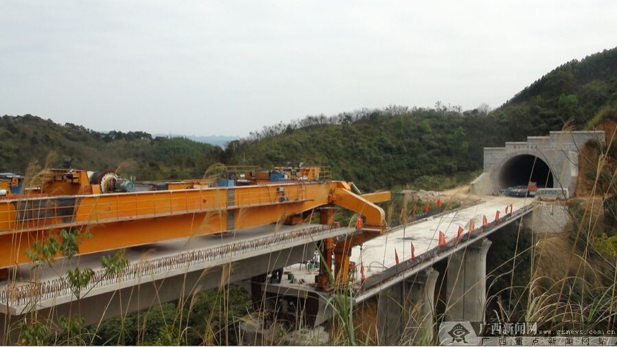 云桂铁路广西段南宁境内桥梁全部架设完成(图)