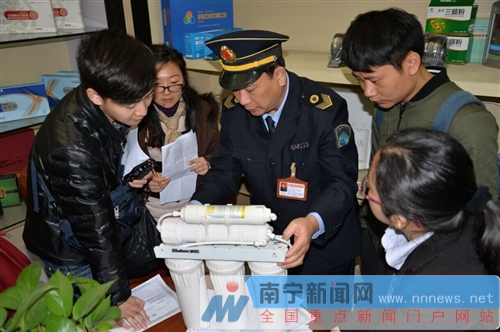 南宁开展净水设备检查行动 四款问题产品当场下架