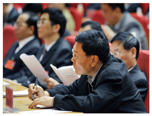海南省政协五届三次会议开幕