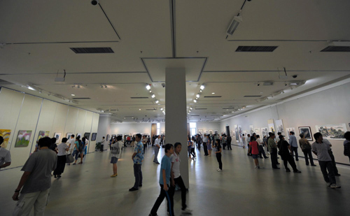 “两岸书画艺术展”在海南举行