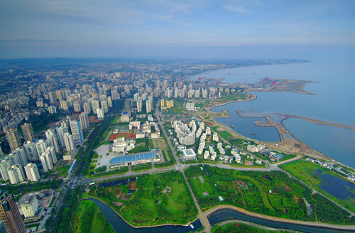 热气球高空拍摄海口湾