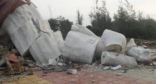 海南文昌一座毛泽东雕像被推倒的前前后后