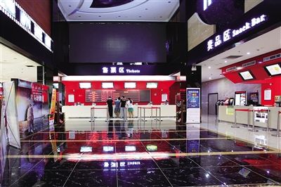 变迁中的三亚观影岁月:从海滨影剧院到IMAX影城