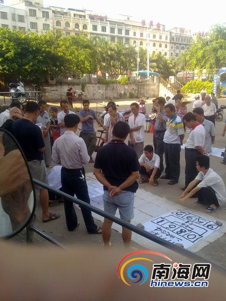 海口红城湖彩票大师讲经热 高音喇叭太扰民