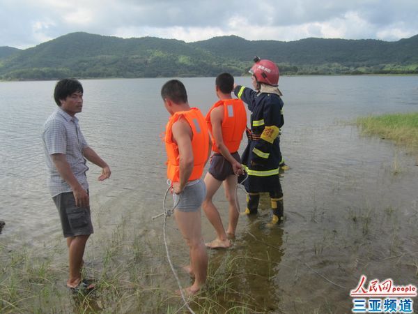 三亚:5学生水库划船游玩不慎落水致3人死亡