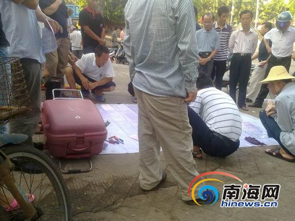 海口红城湖彩票大师讲经热 高音喇叭太扰民