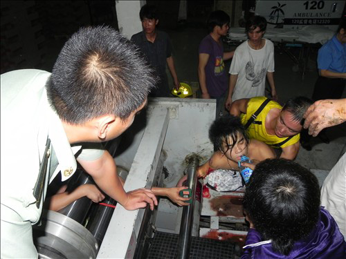 海口威信公司工人手臂被卡设备轴承