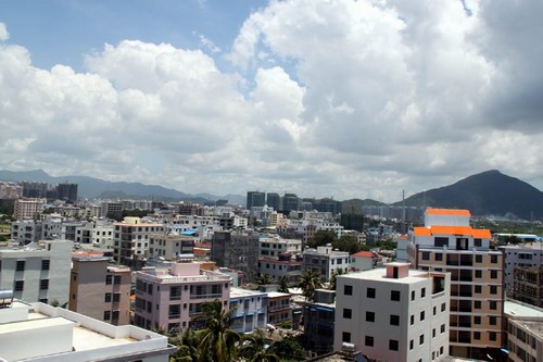 三亚市区短租便宜长租贵 工薪族被迫搬郊区租