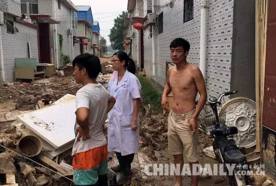 邢台抗洪抢险救灾第一线：80后夫妻同力抗洪
