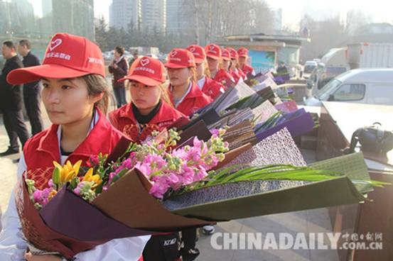“鲜花送雷锋，善美在省城”启动 万名志愿者参与