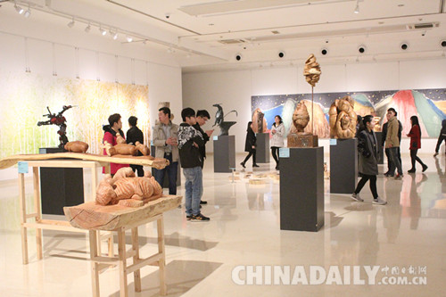 天津美院60余位青年艺术家携创意作品亮相石市