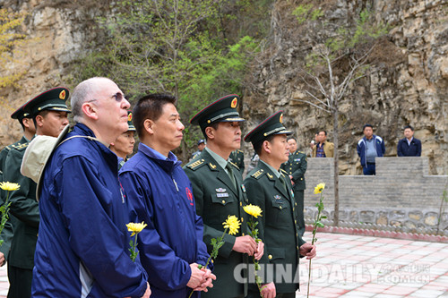 重走白求恩路：缅怀先烈 老区义诊