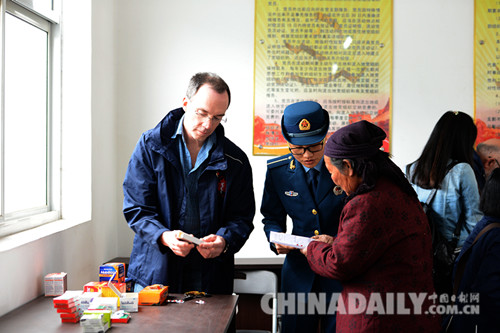 重走白求恩路：缅怀先烈 老区义诊