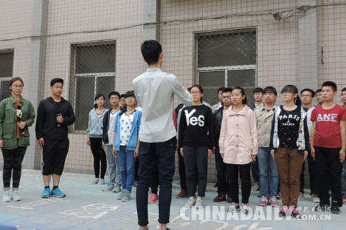 石家庄铁道大学机械学子齐唱红歌献礼党的生日