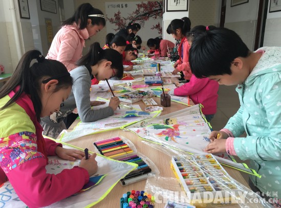 唐山雷锋小学开展“小手绘世园 童心放希望”活动