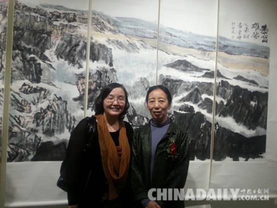 “春燕话羽”全国女画家邀请展在首站石家庄开幕