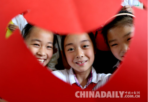 邯郸：微笑进校园 小学生笑迎每一天