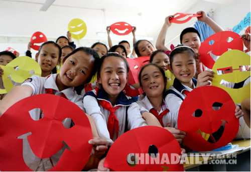 邯郸：微笑进校园 小学生笑迎每一天