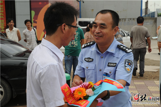 廿七年汗水洒满交宣路——记邯郸交警支队宣传科科长张贵民