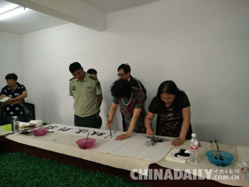 唐山爱心企业开展慰问武警官兵活动