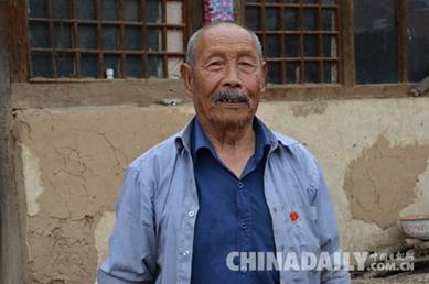 火红七月 爱心人士自发慰问涞源县老党员