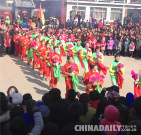 承德平泉：文化下乡更对味 年俗传统唱主角
