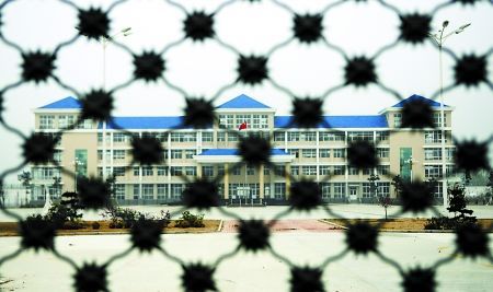 河南周口监狱3000多名犯人大转移(组图)