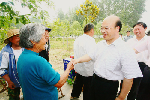 河南永城：敬老爱老“永城模式”让夕阳分外红