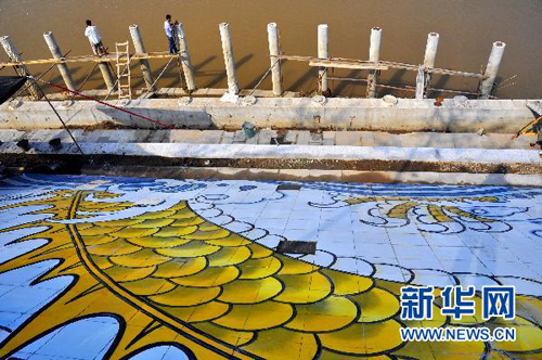河南漯河兴建巨型陶瓷“九龙壁”壁画