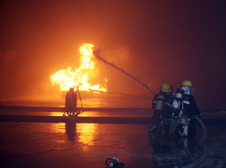 河南首次进行大跨度大空间建筑灭火救援演习