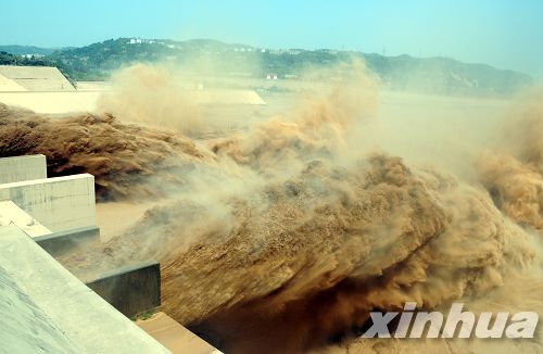 黄河小浪底再次防洪控泄