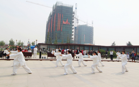 宁陵举办迎重阳太极拳比赛