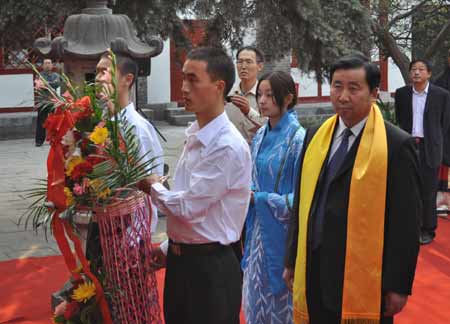 祭拜医圣张仲景 弘扬千年中医药