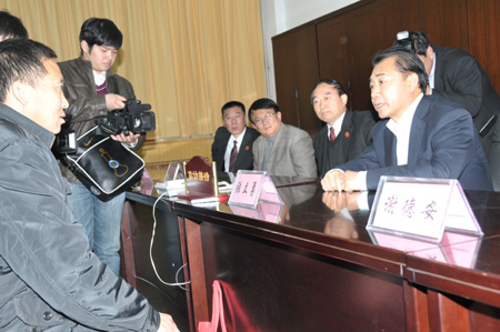 河南再次开展“万名法官回访万名当事人”活动