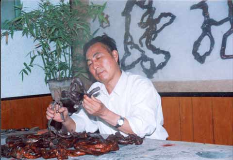 王新泉获第七届中国文化艺术政府奖“文华奖”