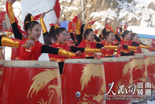 2011中国洛阳伏牛山滑雪旅游节盛装开幕