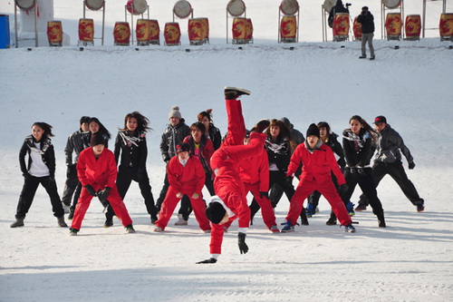 2011中国洛阳伏牛山滑雪旅游节盛装开幕