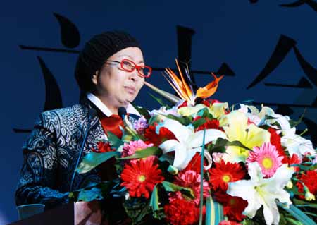 我国服装界名流受邀指导中原工学院服装专业建设