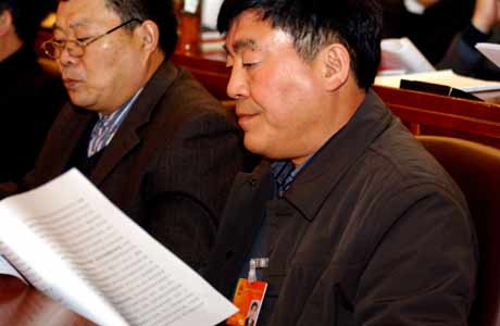 河南省十一届人大四次会议花絮（图）